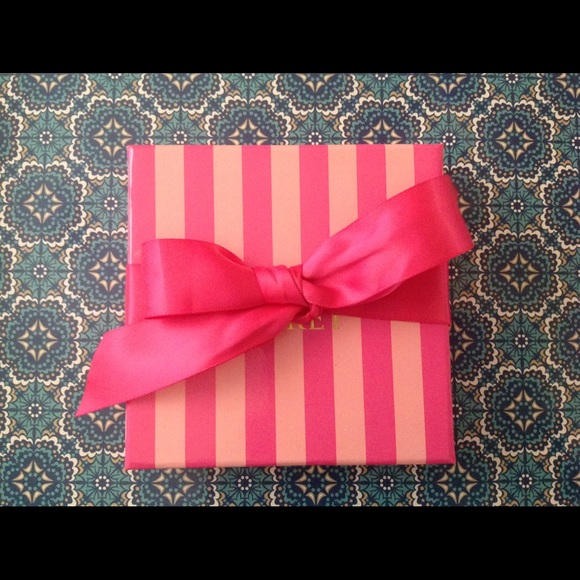 NWT Victoria's Secret Angel Wing Bracelets - Picture 3 of 5